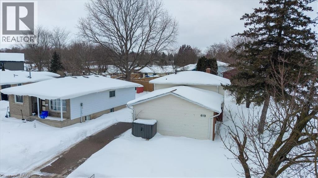 400 Midwood Crescent, Waterloo, ON - Outdoor