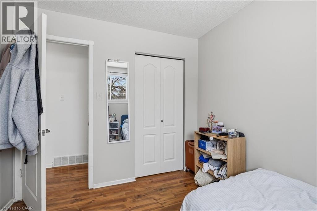 400 Midwood Crescent, Waterloo, ON - Indoor Photo Showing Bedroom