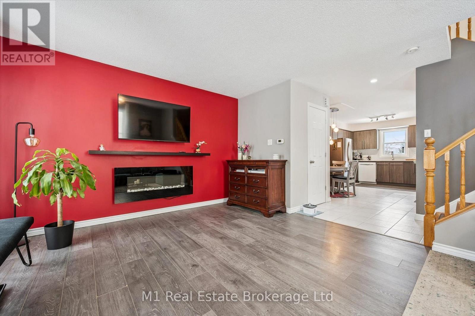 668 Jacob Lane, Waterloo, ON - Indoor Photo Showing Living Room With Fireplace