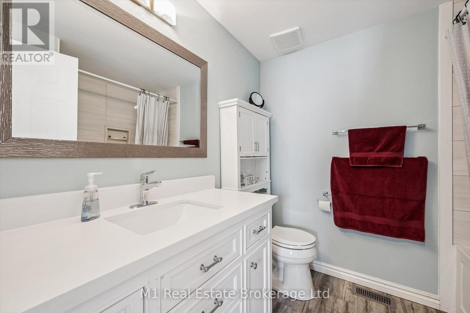 668 Jacob Lane, Waterloo, ON - Indoor Photo Showing Bathroom