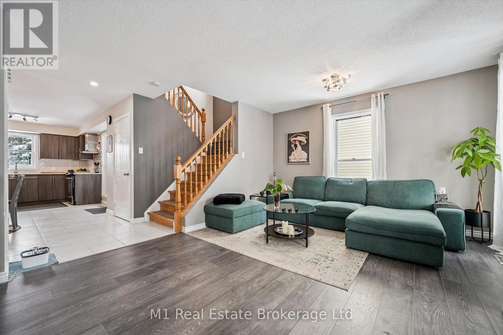 668 Jacob Lane, Waterloo, ON - Indoor Photo Showing Living Room