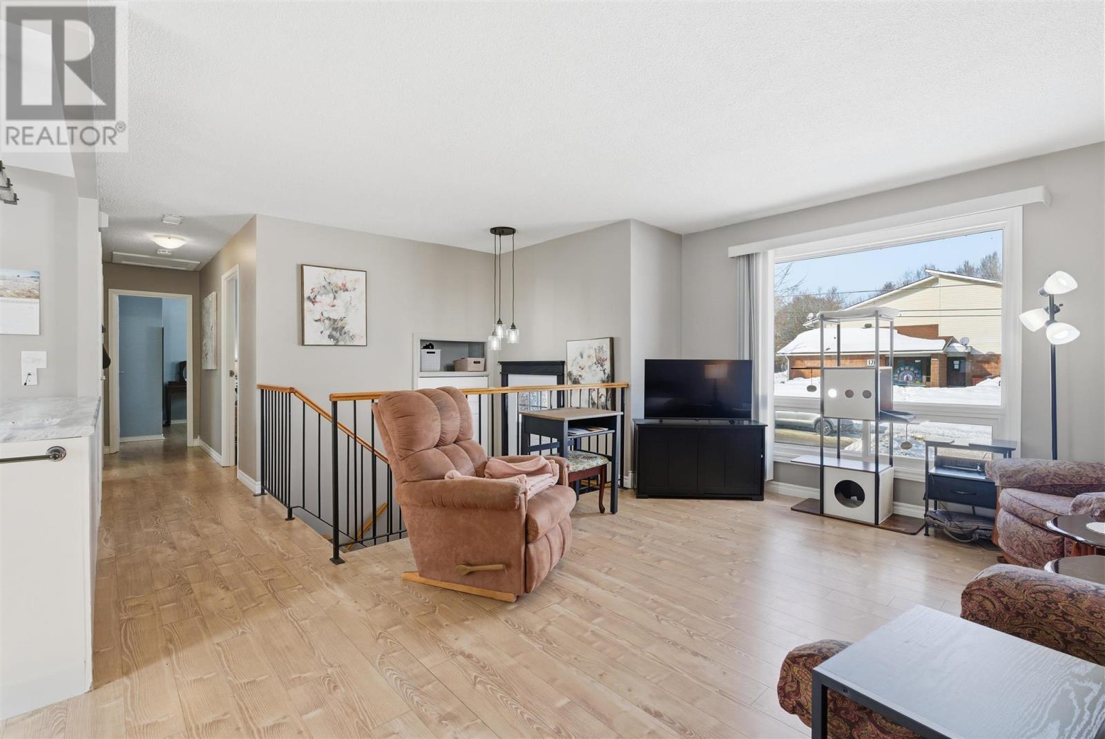151 Youngfox Rd, Blind River, ON - Indoor Photo Showing Living Room