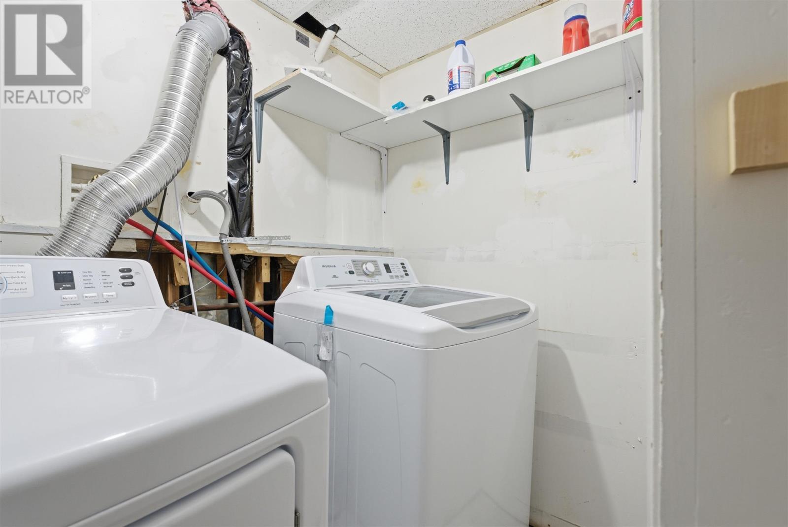 151 Youngfox Rd, Blind River, ON - Indoor Photo Showing Laundry Room