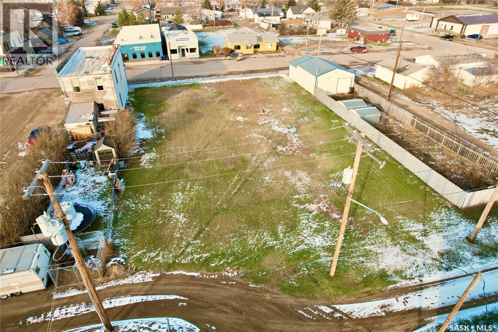 402 Second Street, Dundurn, SK