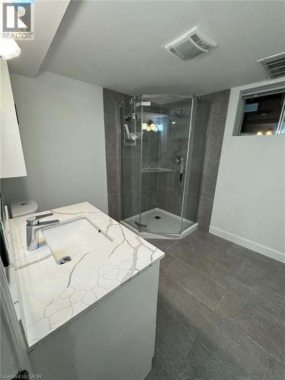 81 Summerlea Drive, Hamilton, ON - Indoor Photo Showing Bathroom