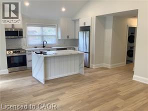 229 West 18Th Street, Hamilton, ON - Indoor Photo Showing Kitchen With Upgraded Kitchen