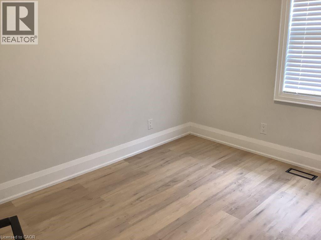 229 West 18Th Street, Hamilton, ON - Indoor Photo Showing Other Room