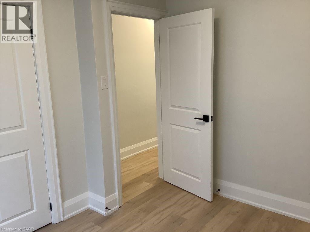 229 West 18Th Street, Hamilton, ON - Indoor Photo Showing Other Room