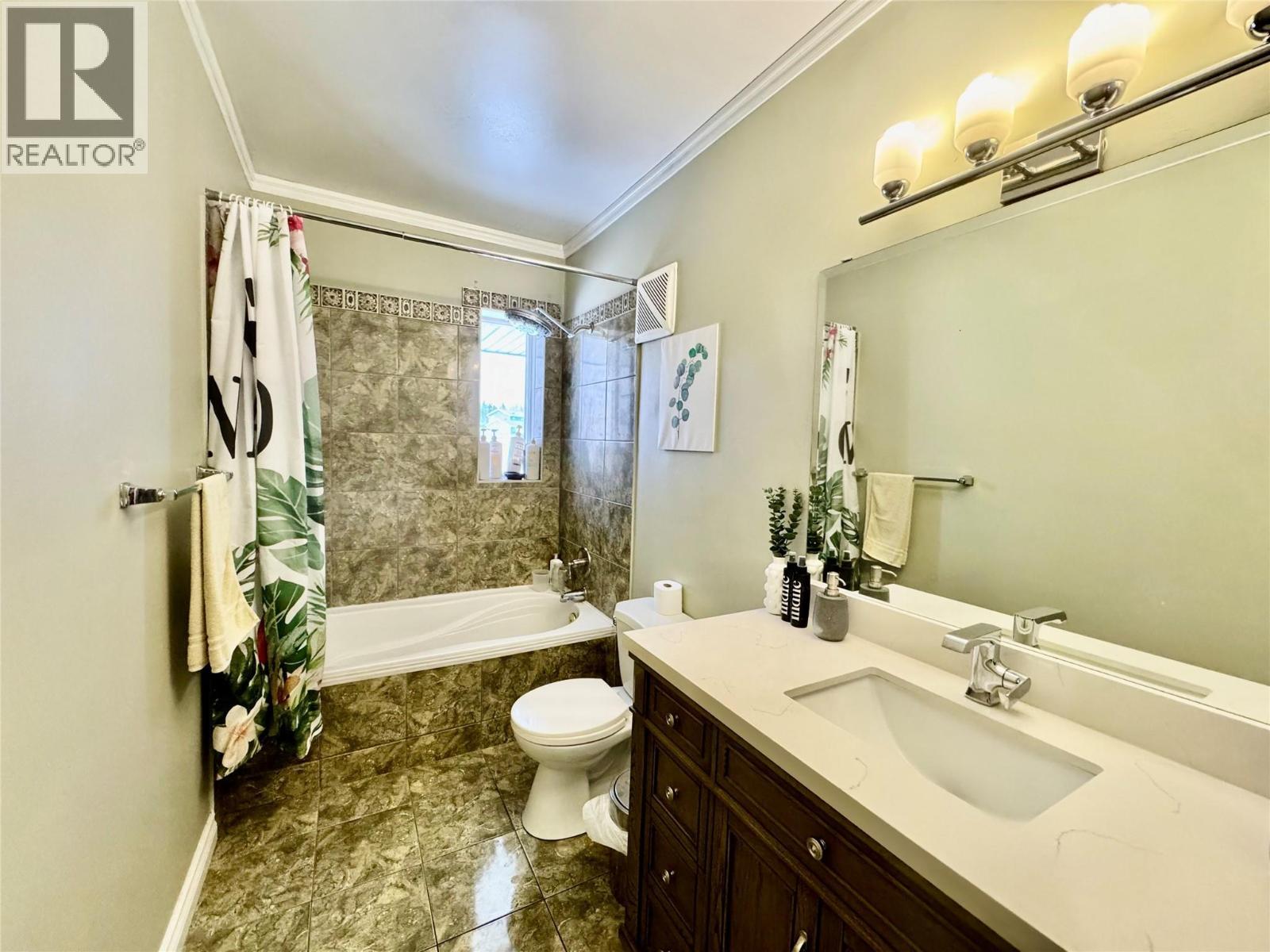 5304 Elevator Road, Pouce Coupe, BC - Indoor Photo Showing Bathroom