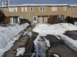 114 COURTLANDS DRIVE Toronto, ON M1B 4M7