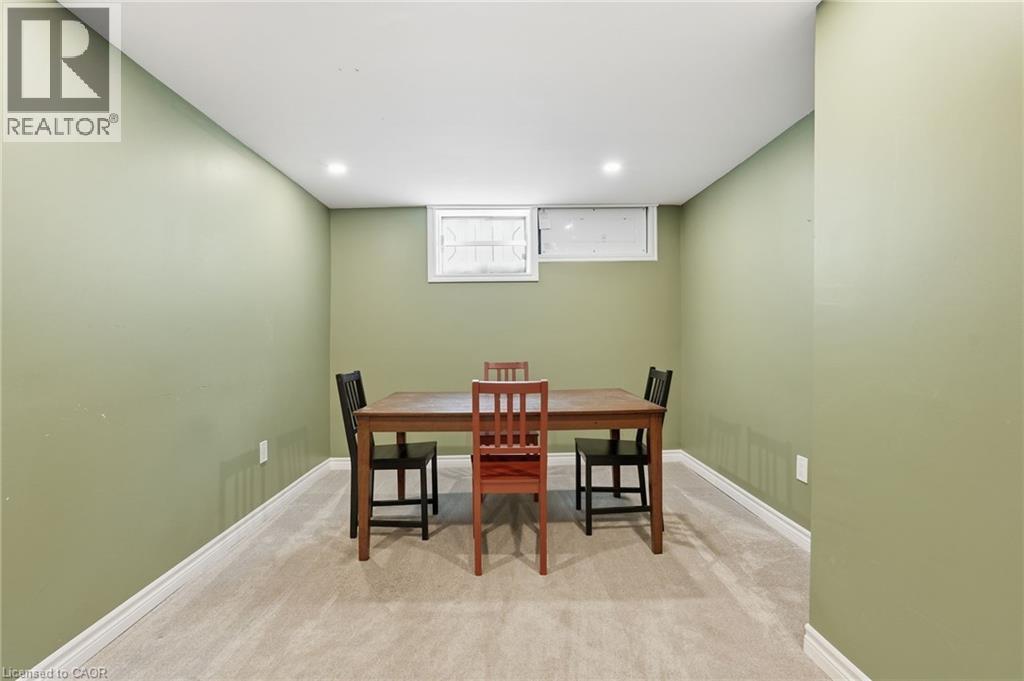 15 Mulock Avenue, Hamilton, ON - Indoor