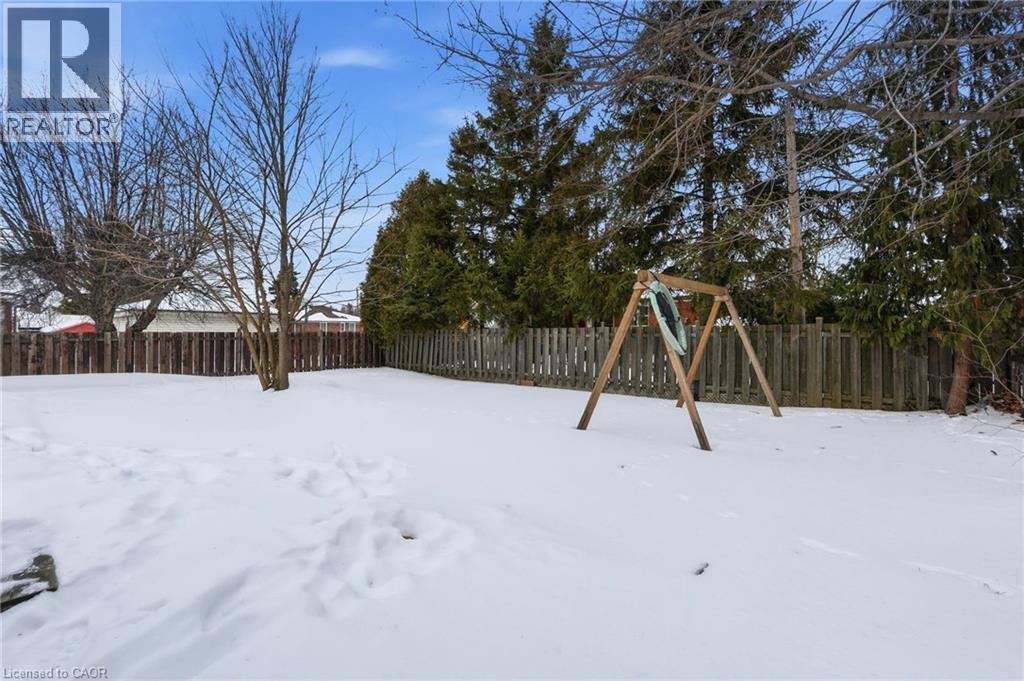 15 Mulock Avenue, Hamilton, ON - Outdoor