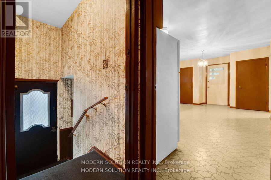 177 Eaglewood Boulevard, Mississauga, ON - Indoor Photo Showing Other Room