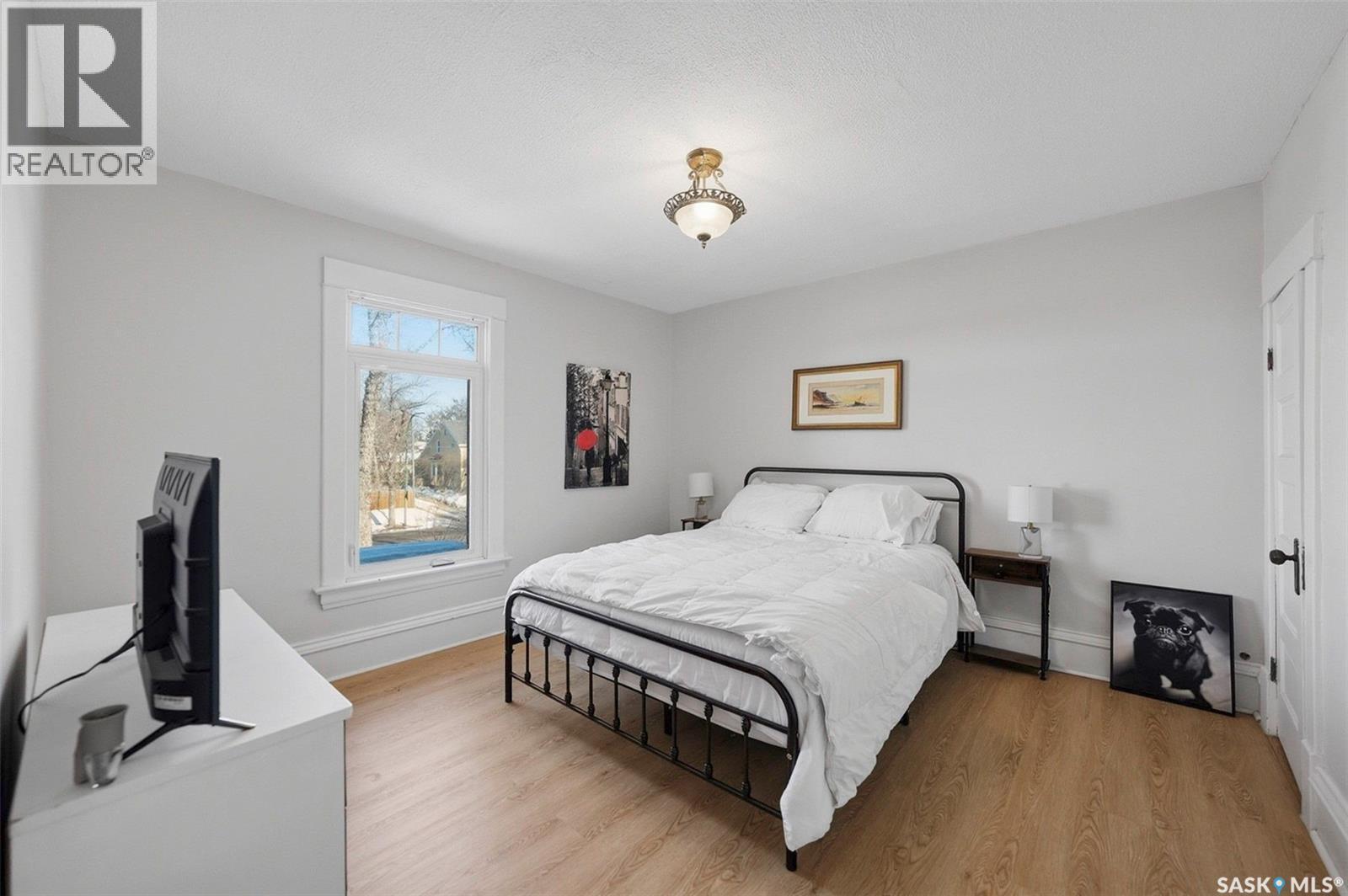106 8Th Street E, Saskatoon, SK - Indoor Photo Showing Bedroom