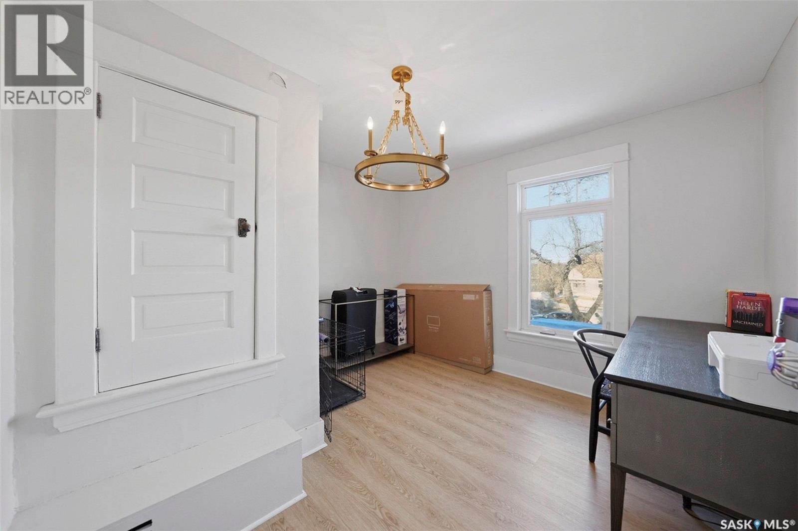 106 8Th Street E, Saskatoon, SK - Indoor