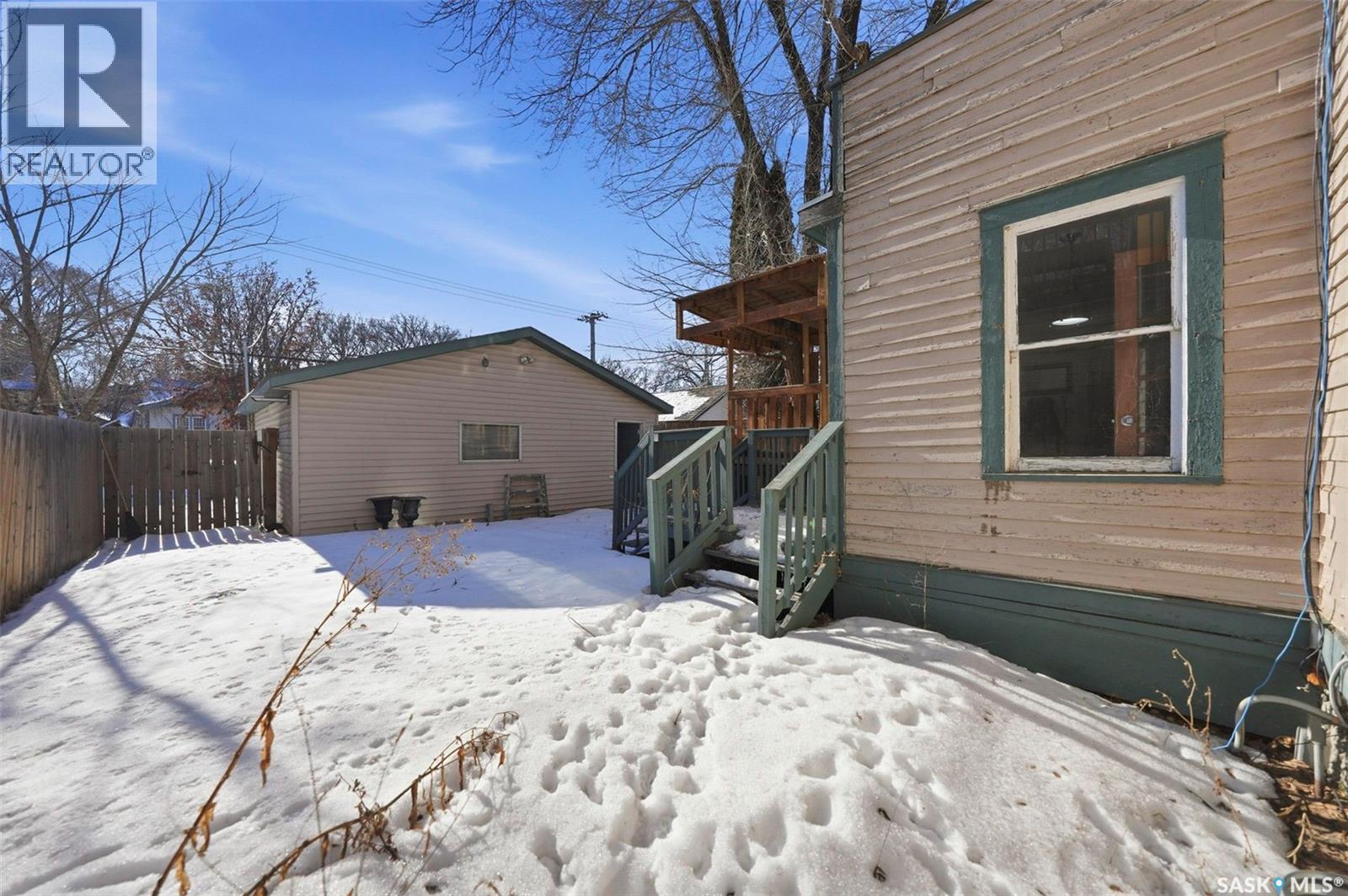 106 8Th Street E, Saskatoon, SK - Outdoor With Exterior