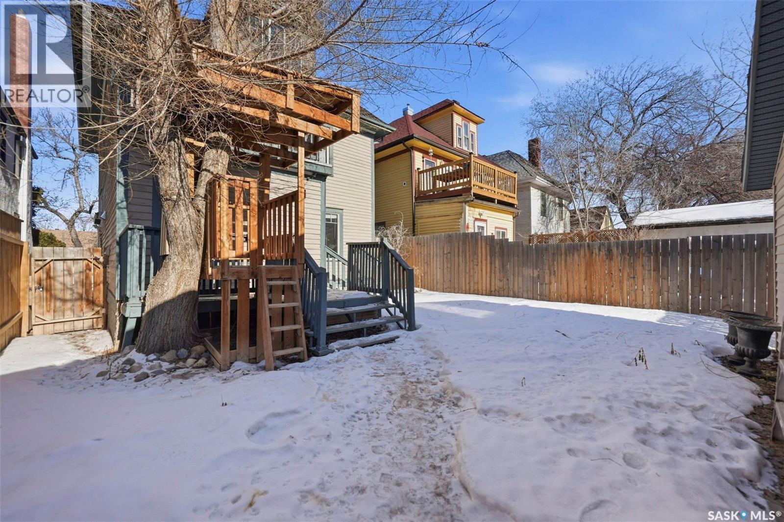 106 8Th Street E, Saskatoon, SK - Outdoor