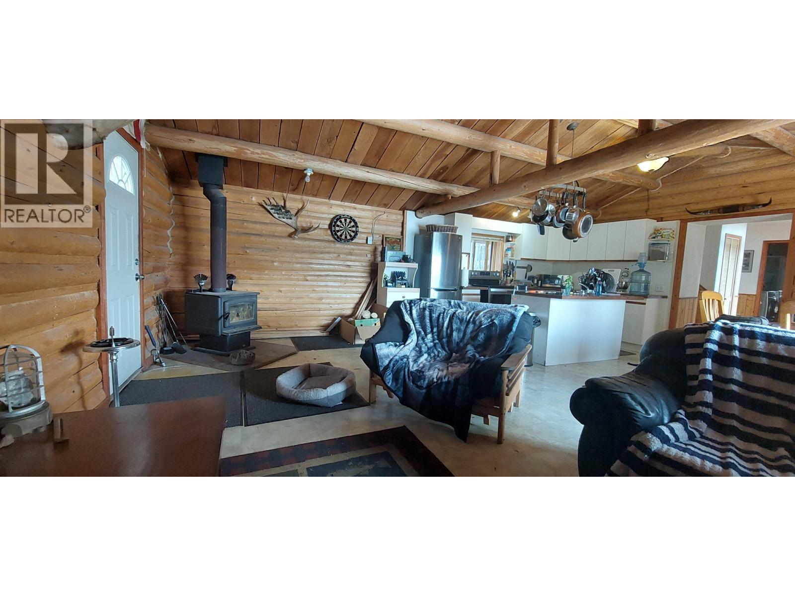 1910 Otter Road, Chilcotin, BC - Indoor