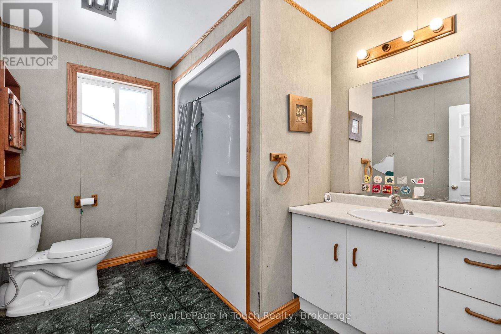 Main Bathroom - 1 Logmoss Road, Tiny, ON - Indoor Photo Showing Bathroom