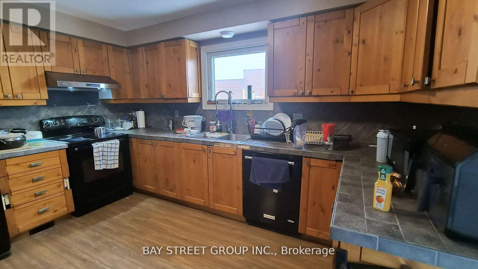 3503 Cherrington Crescent, Mississauga, ON - Indoor Photo Showing Kitchen