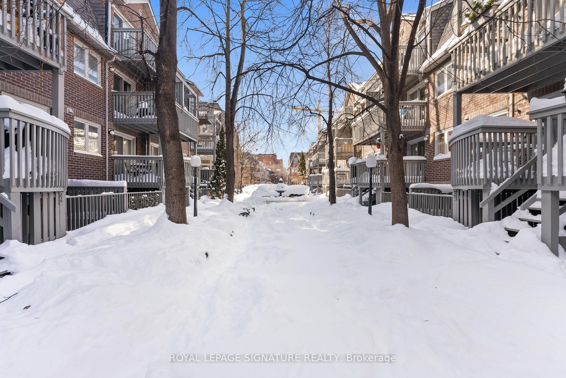 D-32 Massey Street, Toronto, ON - Outdoor