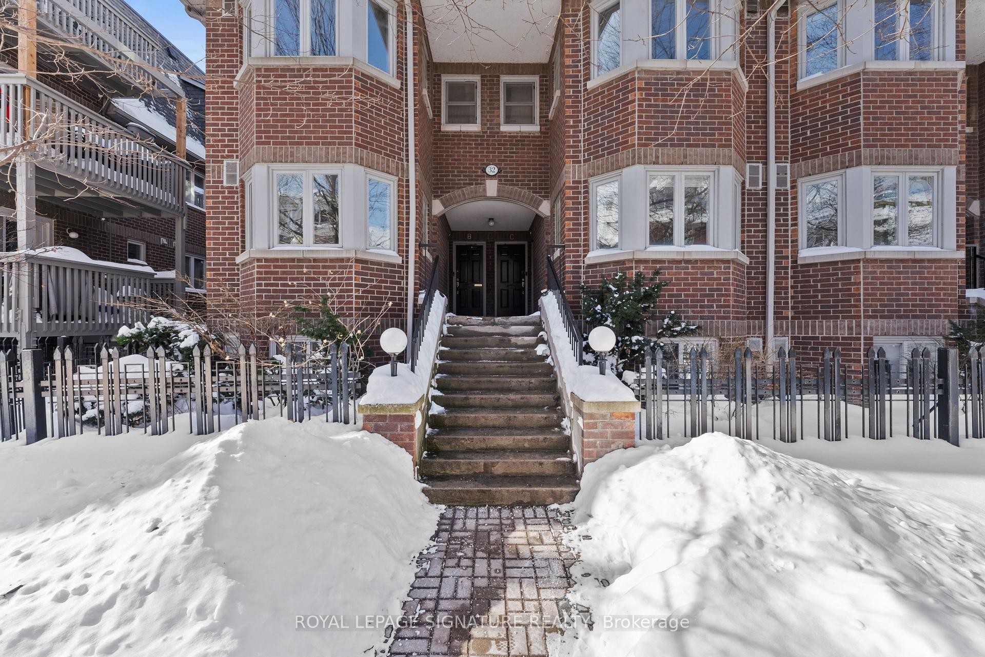 D-32 Massey Street, Toronto, ON - Outdoor With Facade