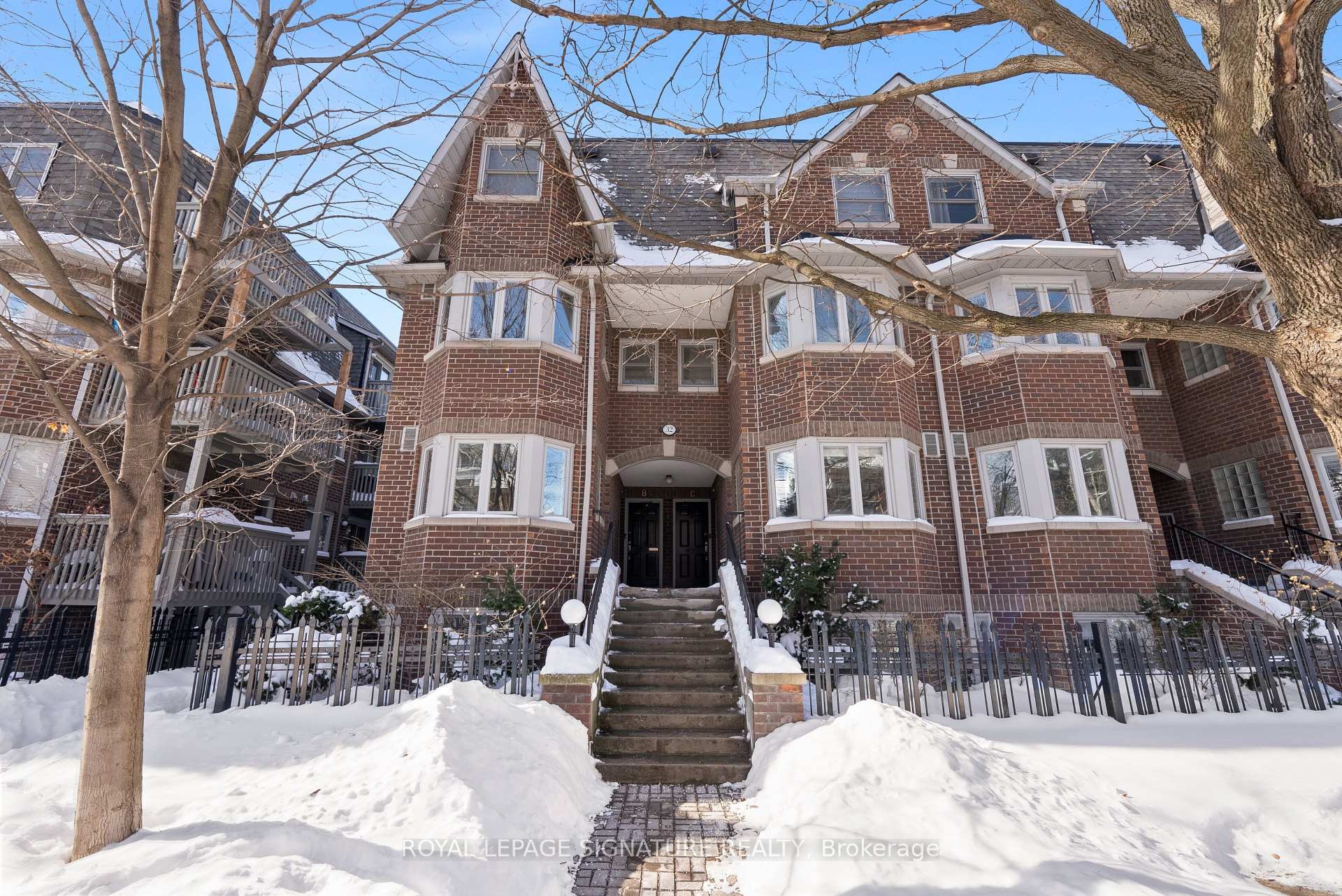 D-32 Massey Street, Toronto, ON - Outdoor With Facade