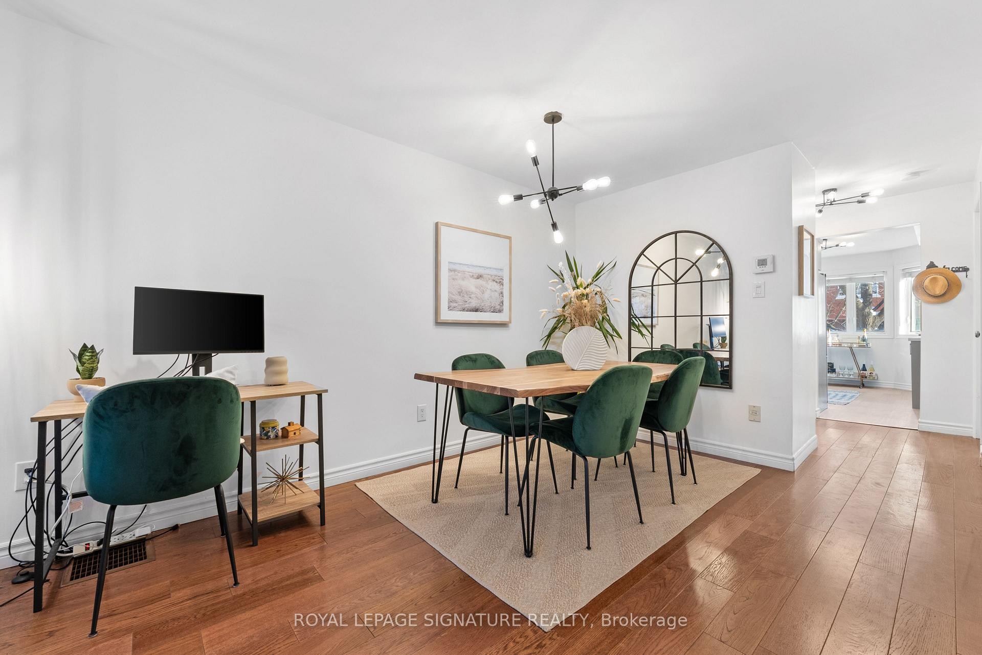 D-32 Massey Street, Toronto, ON - Indoor