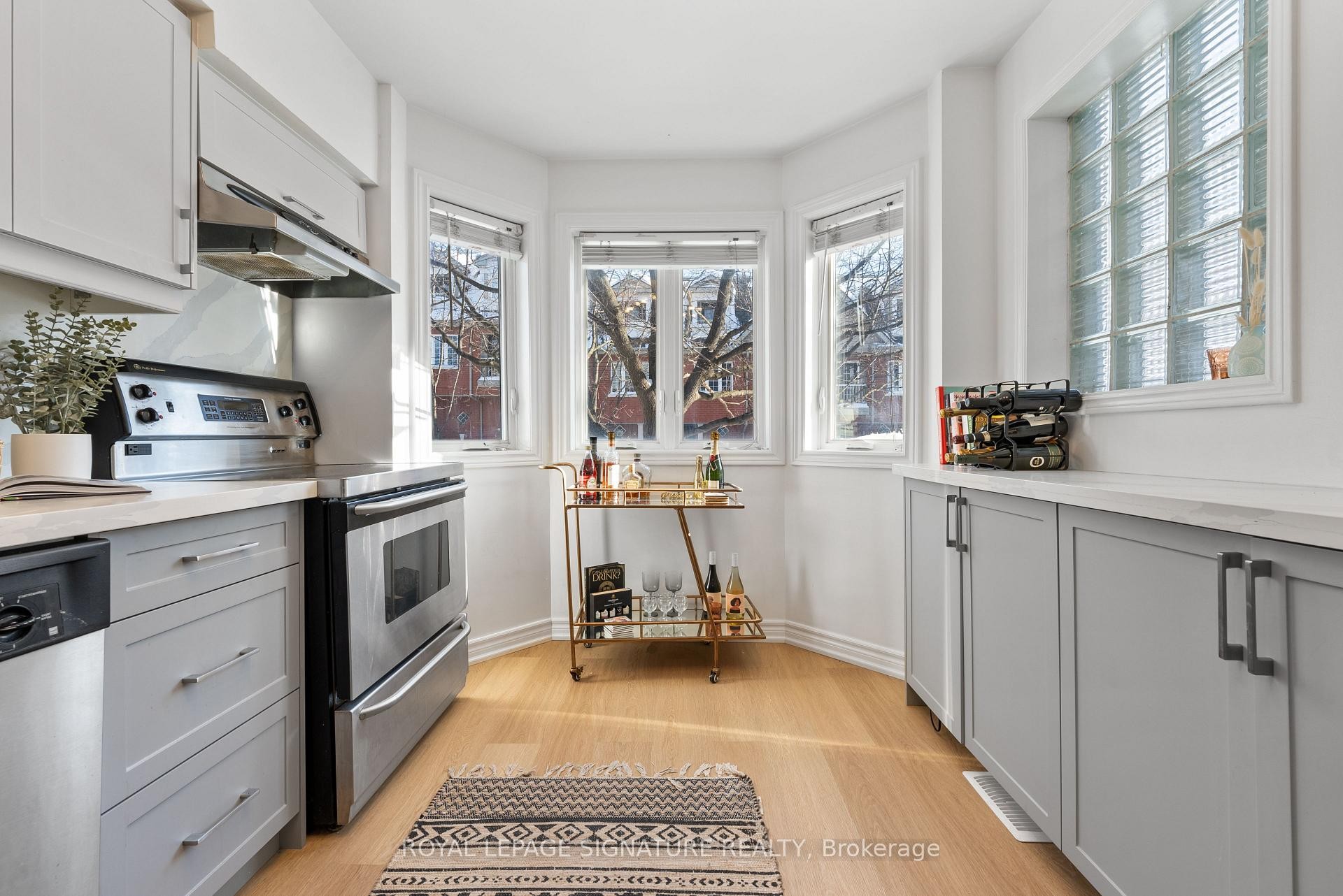 D-32 Massey Street, Toronto, ON - Indoor Photo Showing Kitchen