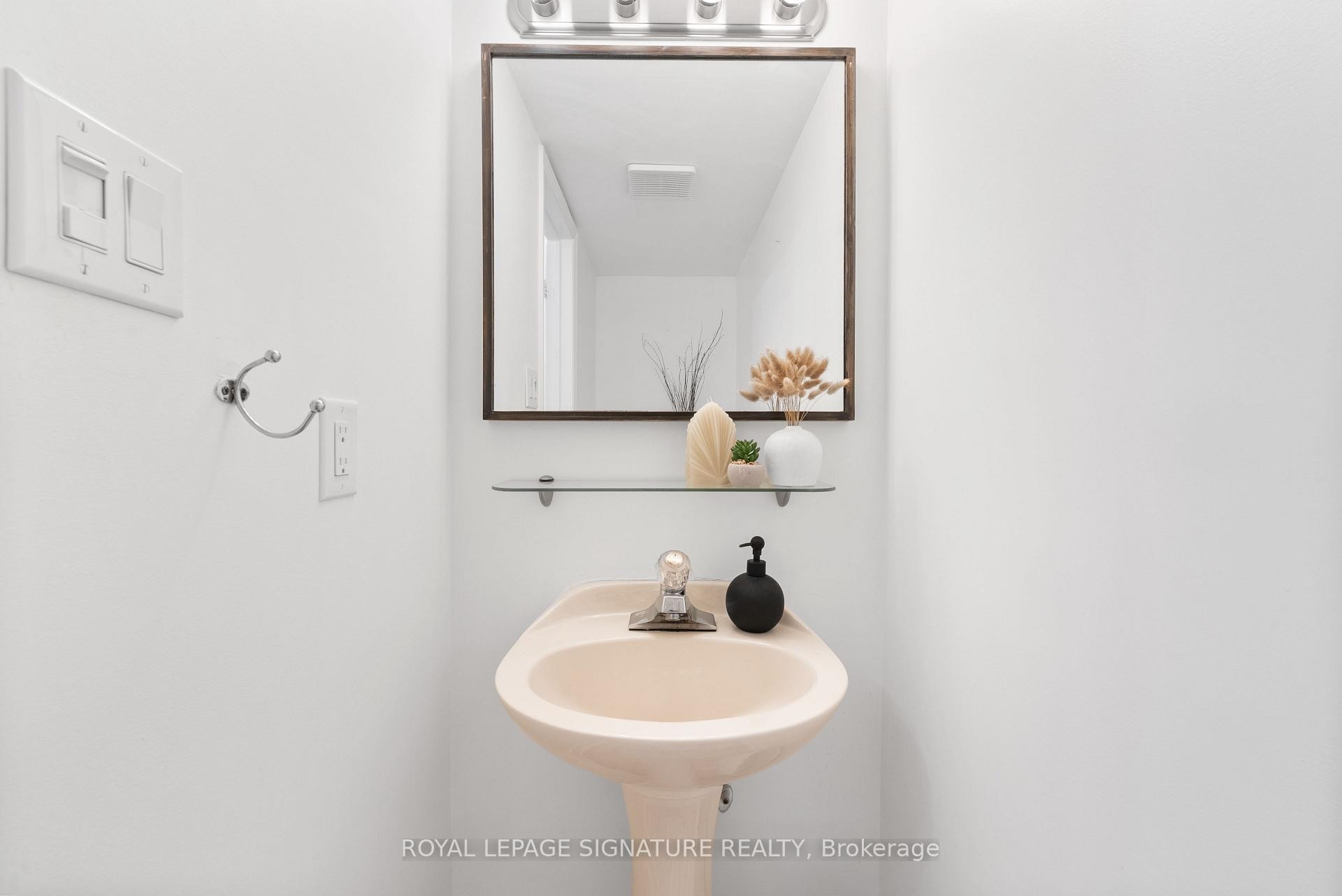 D-32 Massey Street, Toronto, ON -