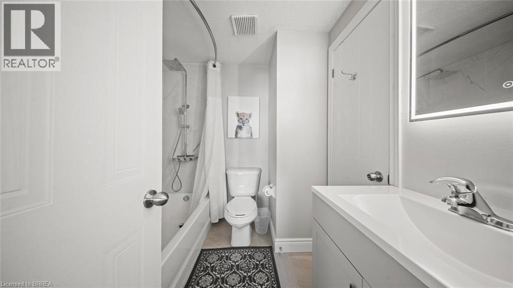 23 Freeman Crescent, Simcoe, ON - Indoor Photo Showing Bathroom