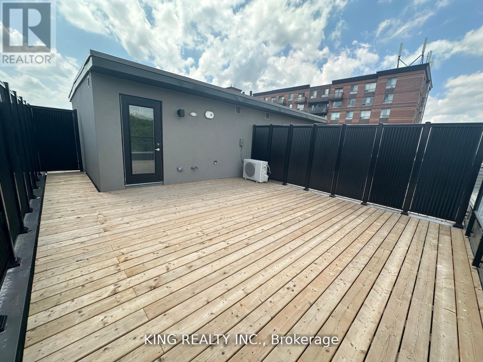 15 - 3566 Colonial Drive, Mississauga, ON - Outdoor With Exterior