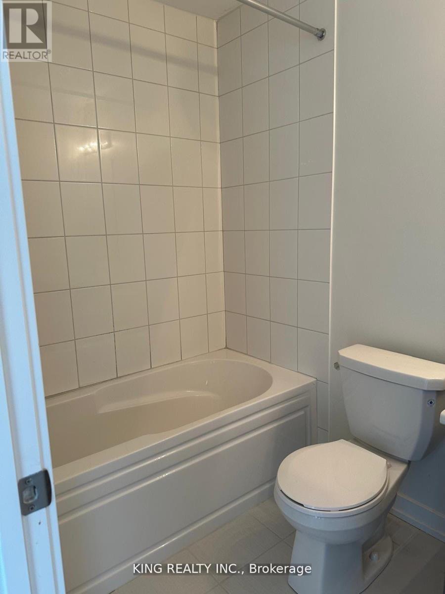 15 - 3566 Colonial Drive, Mississauga, ON - Indoor Photo Showing Bathroom