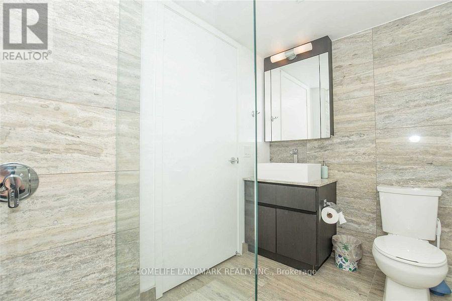 G17 - 26 Capreol Court, Toronto, ON - Indoor Photo Showing Bathroom