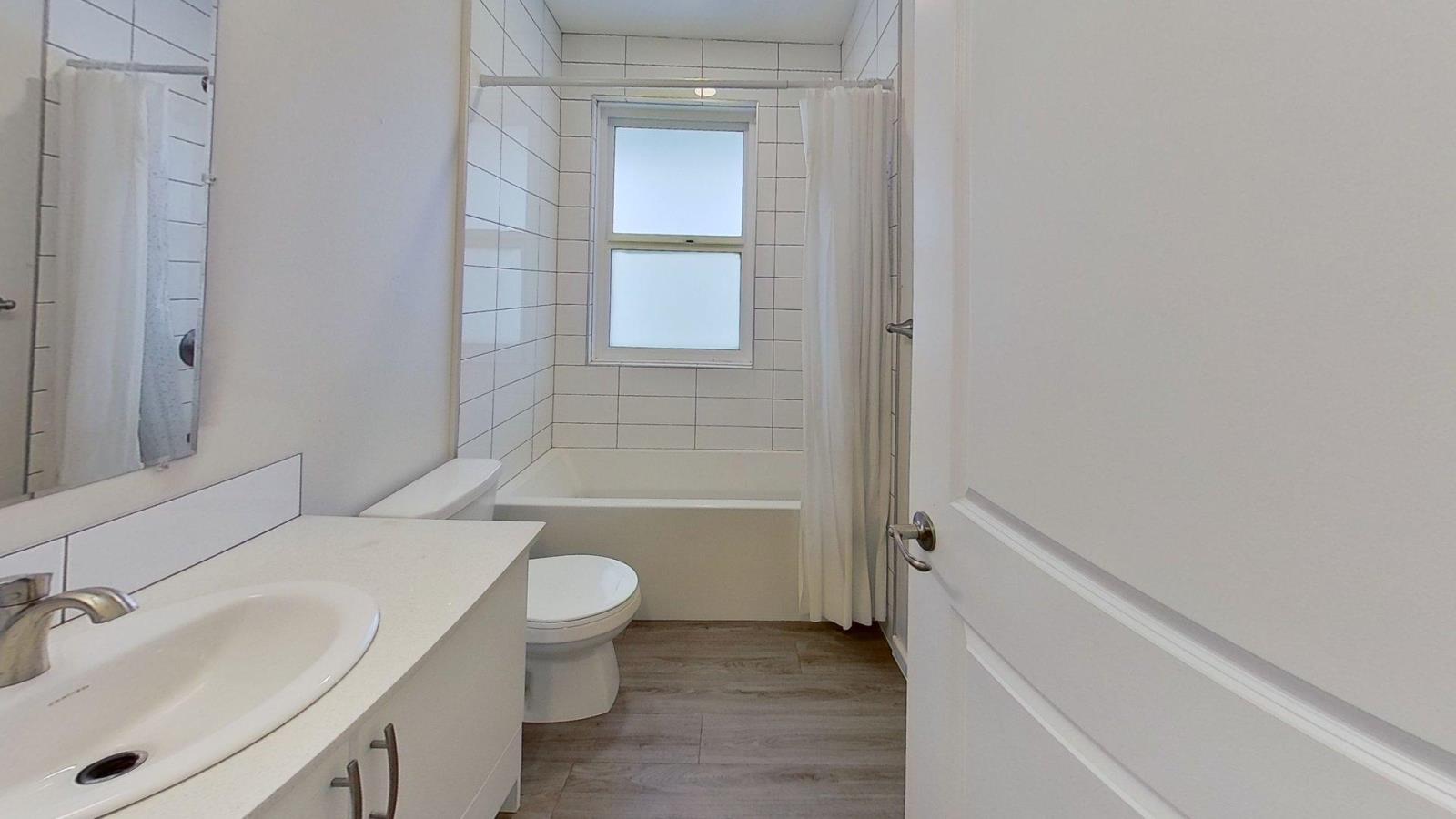 4816 52 Street, Wetaskiwin, AB - Indoor Photo Showing Bathroom