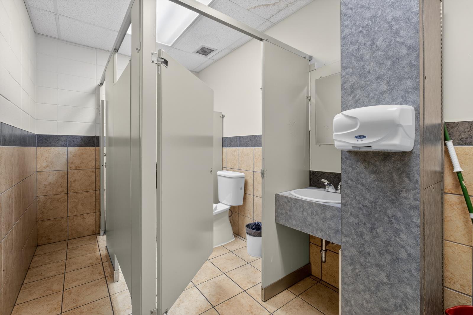 11831 123 St Nw, Edmonton, AB