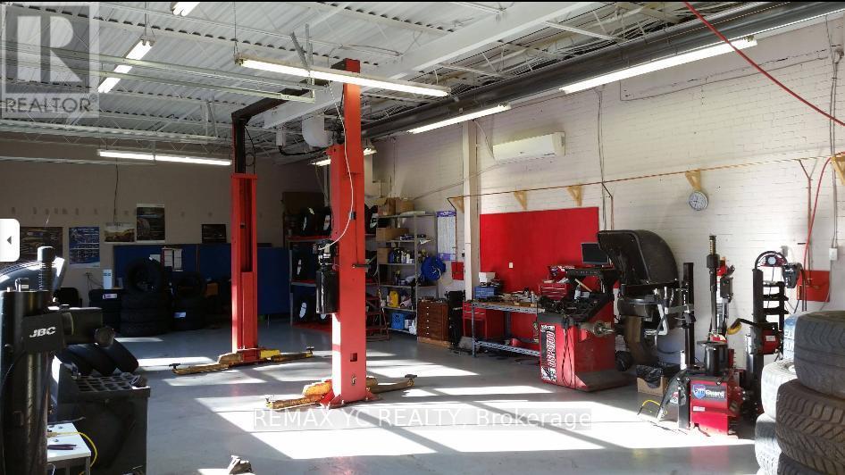 482 Barton Street E, Hamilton, ON