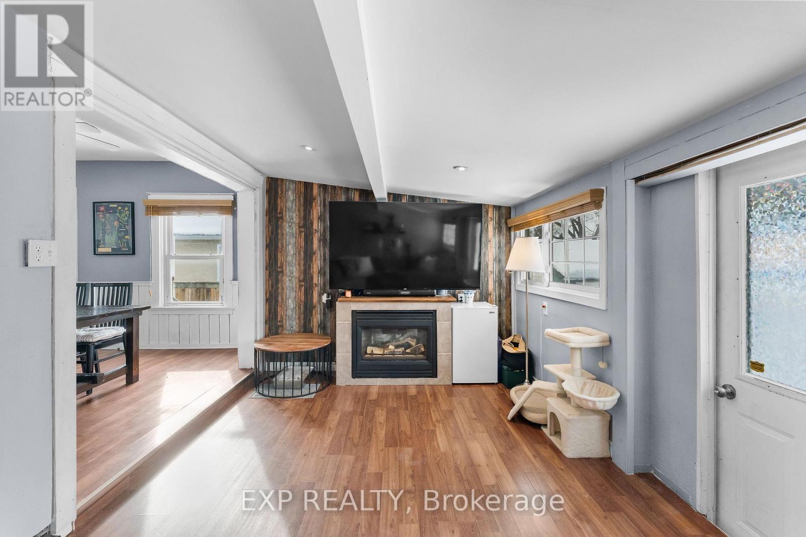 129 Beech Street, St. Catharines (Downtown), ON - Indoor Photo Showing Other Room With Fireplace