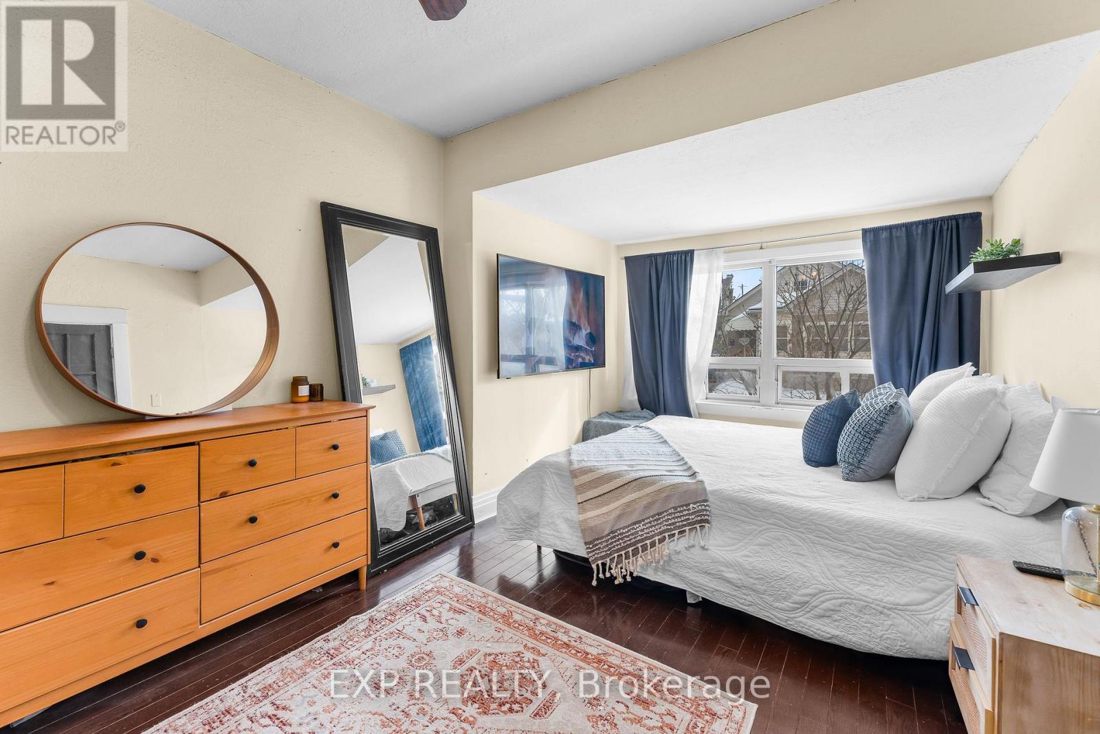 129 Beech Street, St. Catharines (Downtown), ON - Indoor Photo Showing Bedroom