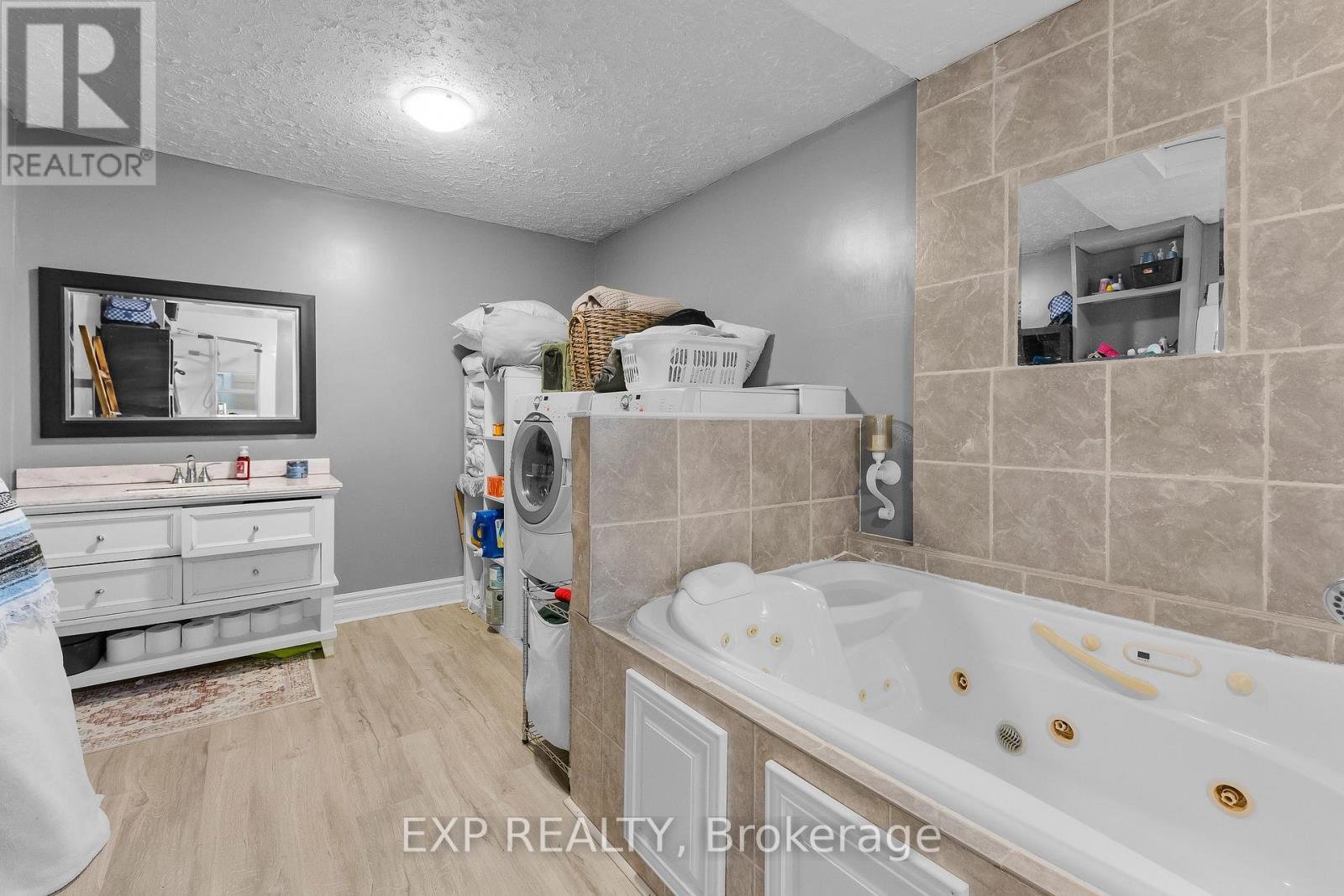 129 Beech Street, St. Catharines (Downtown), ON - Indoor