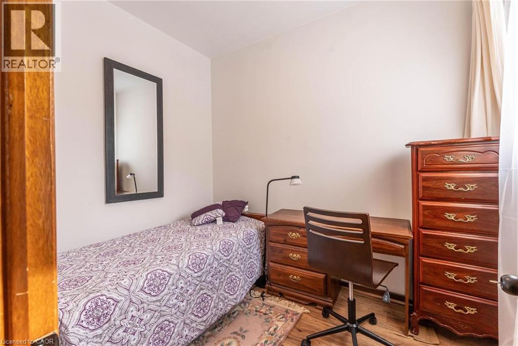 104 Mulberry Street, Hamilton, ON - Indoor Photo Showing Bedroom