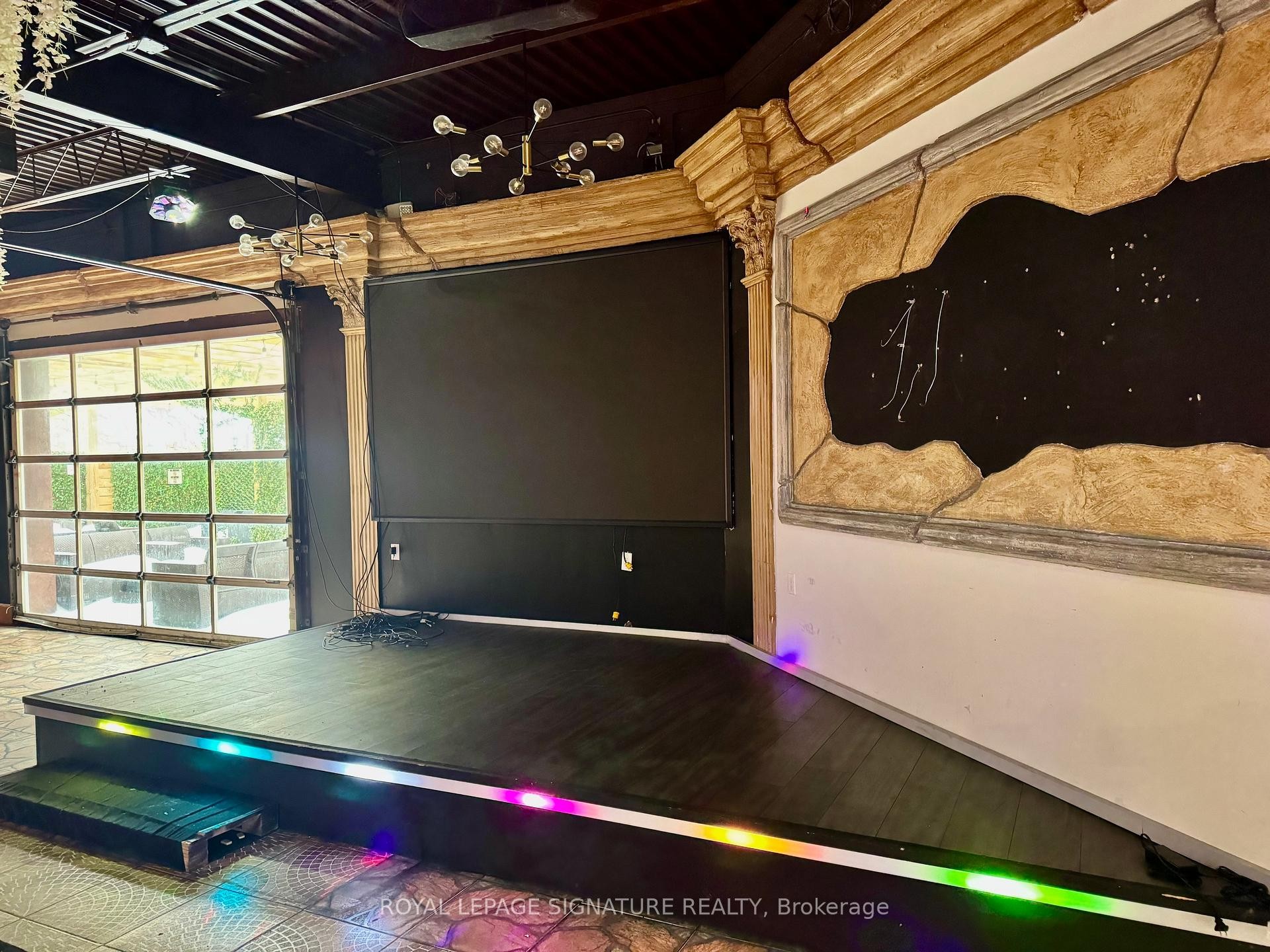 803 Dundas Street E, Mississauga, ON