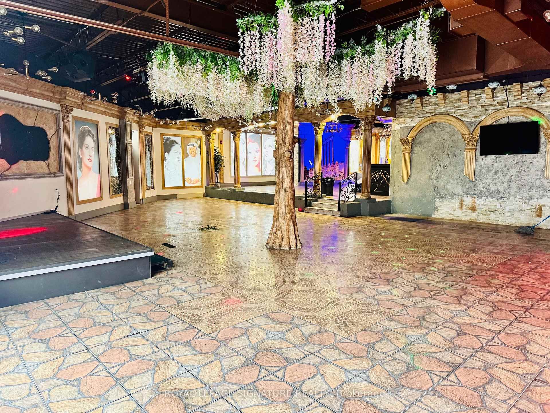 803 Dundas Street E, Mississauga, ON