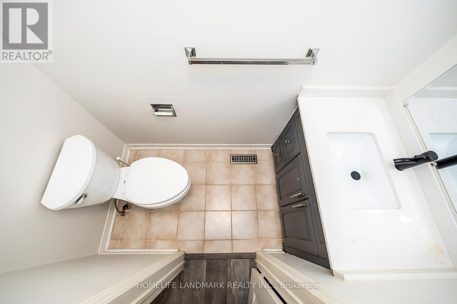 5492 Haddon Hall Road, Mississauga, ON - Indoor Photo Showing Bathroom