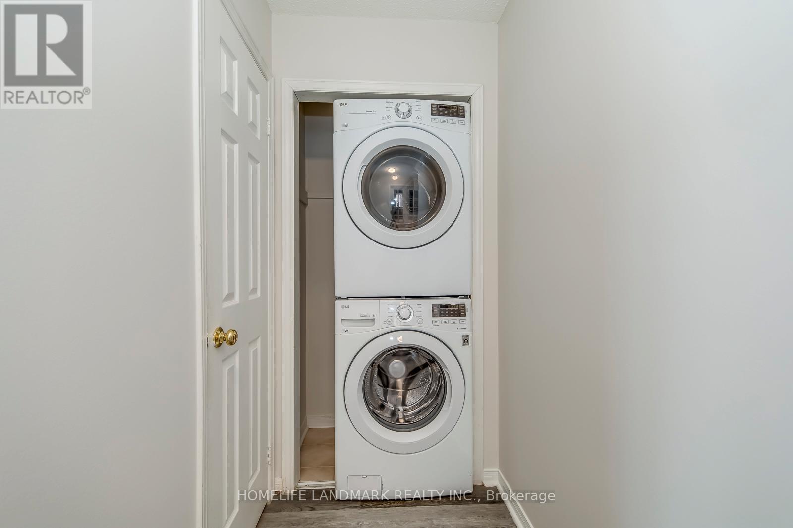 5492 Haddon Hall Road, Mississauga, ON - Indoor Photo Showing Laundry Room