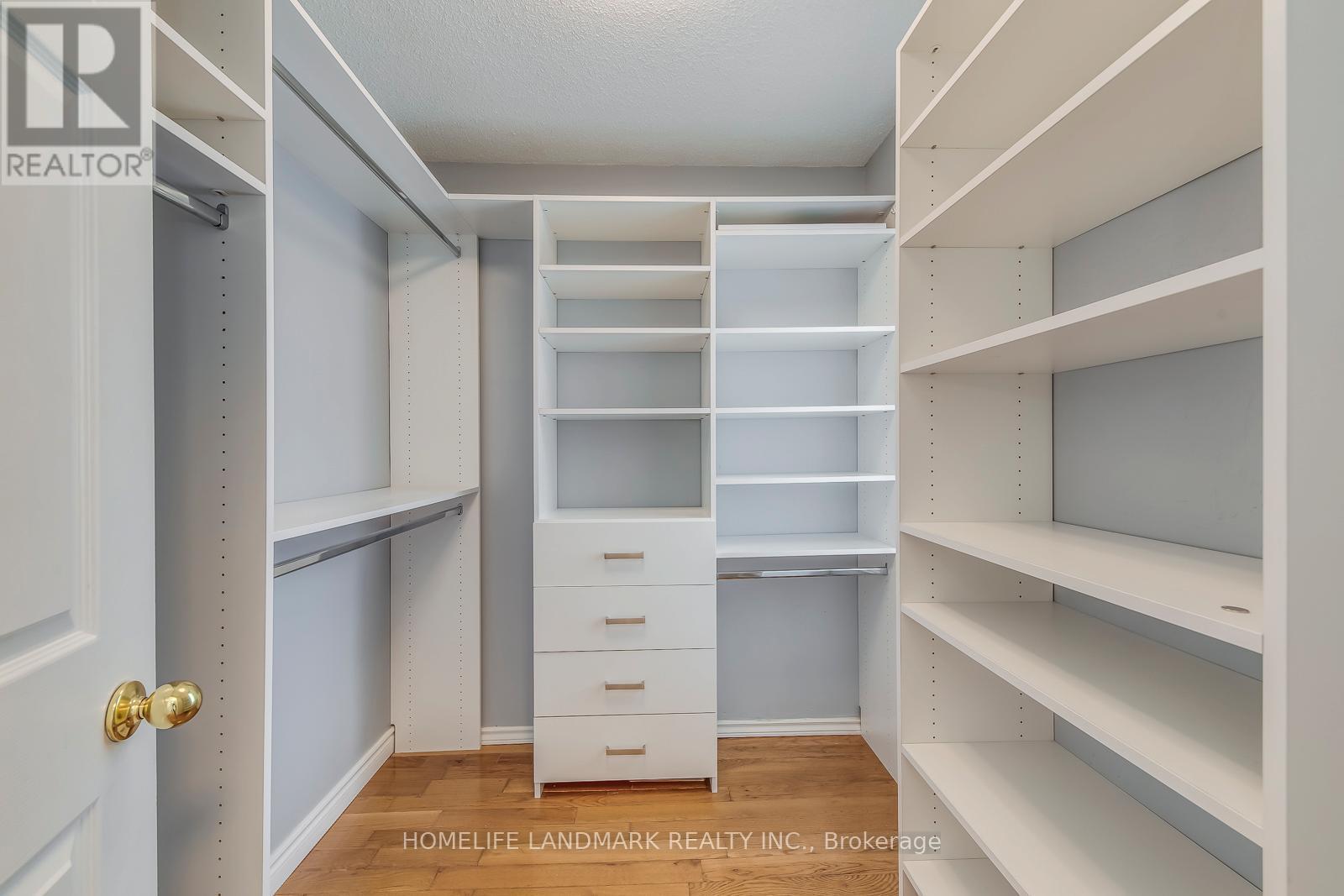 5492 Haddon Hall Road, Mississauga, ON - Indoor With Storage