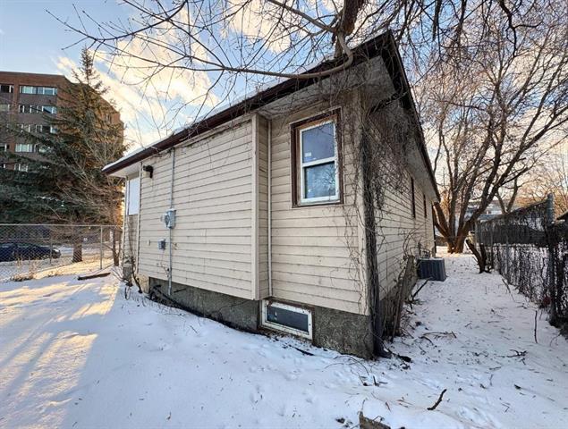 331 Flora Ave, Winnipeg, MB