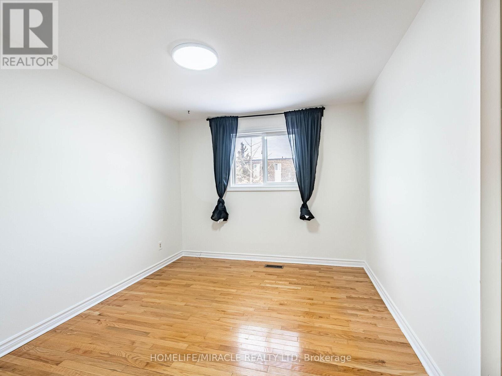 209 Apache Trail, Toronto, ON - Indoor Photo Showing Other Room