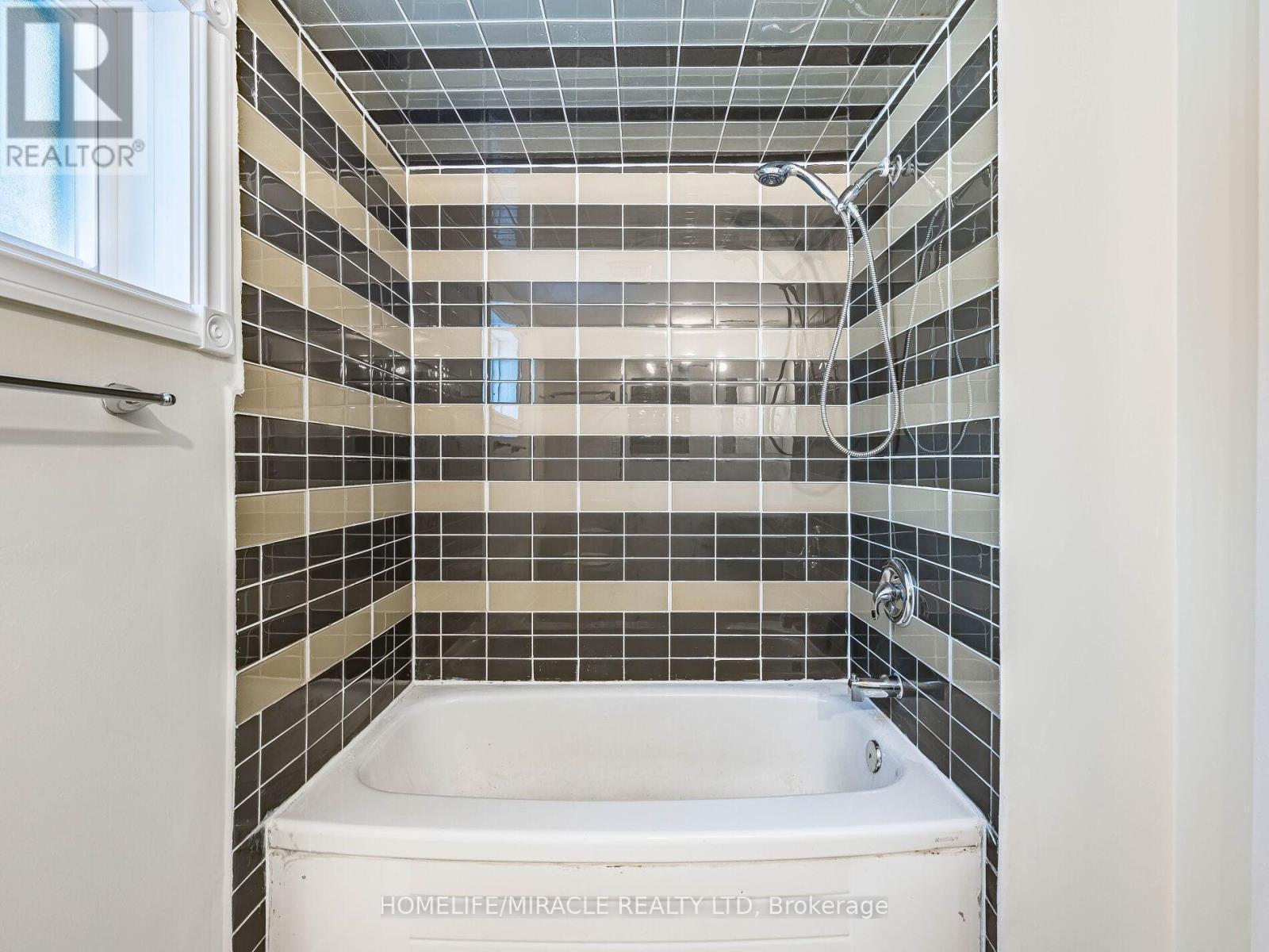 209 Apache Trail, Toronto, ON - Indoor