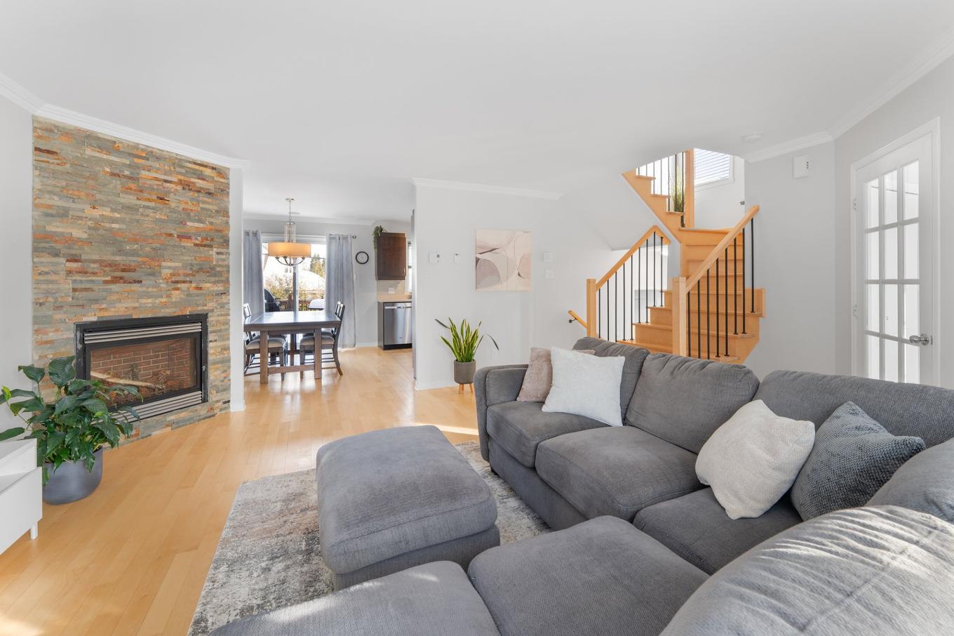 Living room - 723 Av. Du Terroir, Terrebonne (Lachenaie), QC - Indoor Photo Showing Living Room With Fireplace